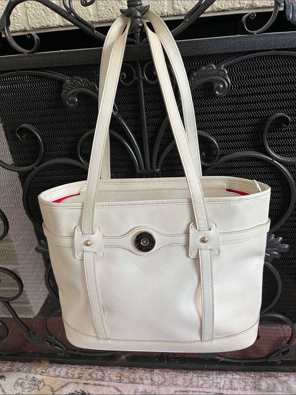 DOONEY AND BOURKE Classic White Women's Tote Bag - Elegant Everyday Carry